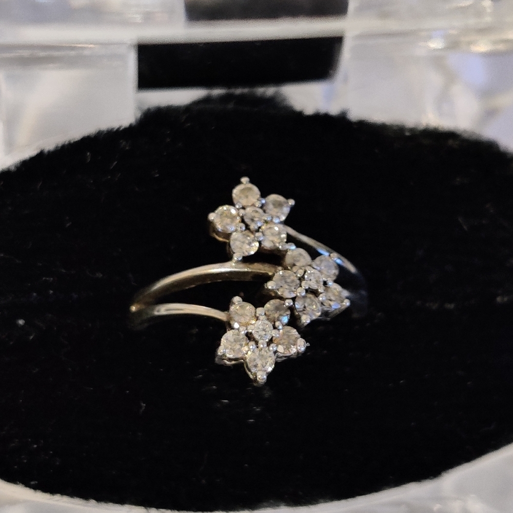 Vintage Diamante Silver Bypass ring 💍